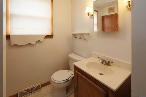 Tiny photo for 611 E 10th St, Alton, IA 51003 (MLS # 832441)