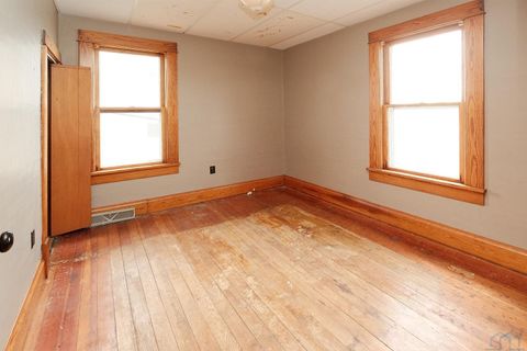 Tiny photo for 611 E 10th St, Alton, IA 51003 (MLS # 832441)