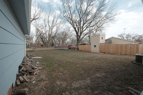 Tiny photo for 611 E 10th St, Alton, IA 51003 (MLS # 832441)