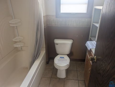 Tiny photo for 823 8th, Sheldon, IA 51201 (MLS # 830806)