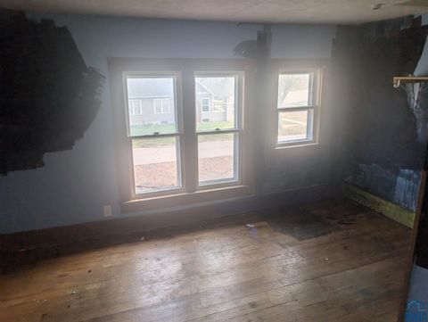 Tiny photo for 823 8th, Sheldon, IA 51201 (MLS # 830806)