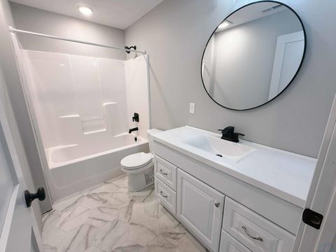 Tiny photo for 2014 Maple St, Hull, IA 51239 (MLS # 831615)