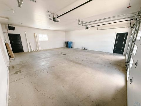 Tiny photo for 2014 Maple St, Hull, IA 51239 (MLS # 831615)