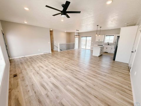 Tiny photo for 2014 Maple St, Hull, IA 51239 (MLS # 831615)