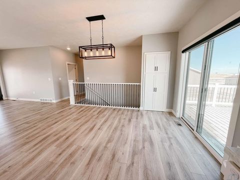 Tiny photo for 2014 Maple St, Hull, IA 51239 (MLS # 831615)