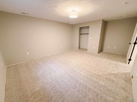 Tiny photo for 2014 Maple St, Hull, IA 51239 (MLS # 831615)