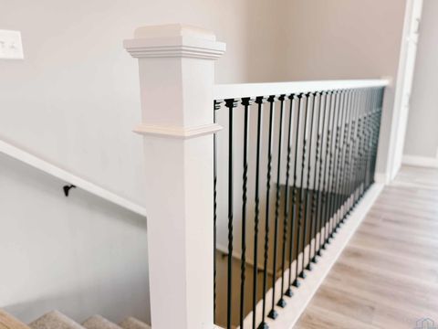 Tiny photo for 2014 Maple St, Hull, IA 51239 (MLS # 831615)