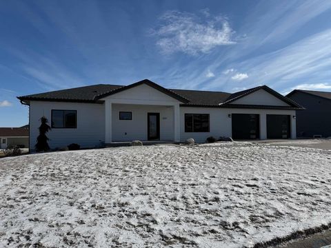 Tiny photo for 2014 Maple St, Hull, IA 51239 (MLS # 831615)