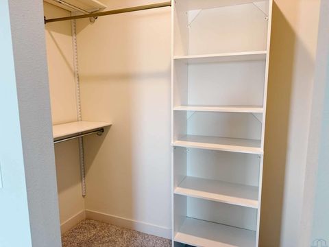 Tiny photo for 2014 Maple St, Hull, IA 51239 (MLS # 831615)