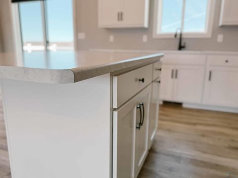 Tiny photo for 2014 Maple St, Hull, IA 51239 (MLS # 831615)