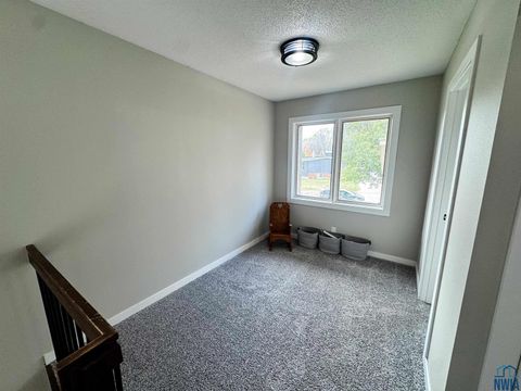 Tiny photo for 401 Hartford Ave SE Ave, Orange City, IA 51041 (MLS # 830849)