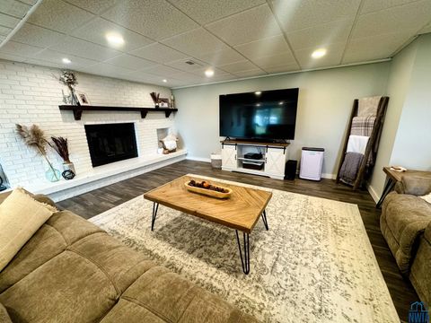 Tiny photo for 401 Hartford Ave SE Ave, Orange City, IA 51041 (MLS # 830849)