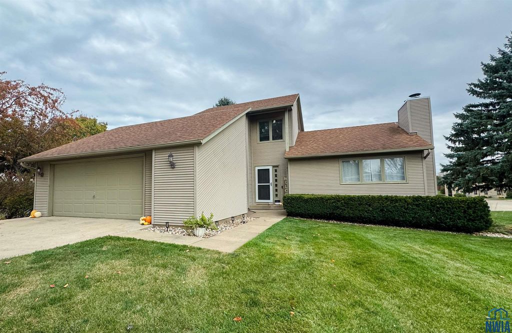 Photo of 401 Hartford Ave SE Ave, Orange City, IA 51041 (MLS # 830849)