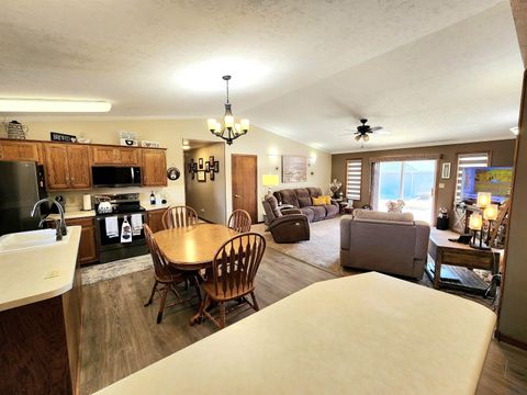 Tiny photo for 473 14th St. SE St, Sioux Center, IA 51250 (MLS # 832062)