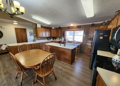 Tiny photo for 473 14th St. SE St, Sioux Center, IA 51250 (MLS # 832062)