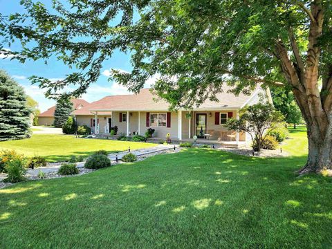 Tiny photo for 473 14th St. SE St, Sioux Center, IA 51250 (MLS # 832062)