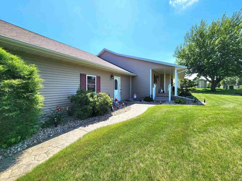 Tiny photo for 473 14th St. SE St, Sioux Center, IA 51250 (MLS # 832062)
