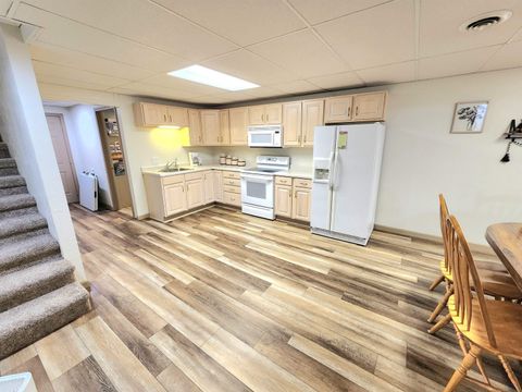 Tiny photo for 473 14th St. SE St, Sioux Center, IA 51250 (MLS # 832062)