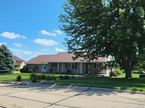 Tiny photo for 473 14th St. SE St, Sioux Center, IA 51250 (MLS # 832062)