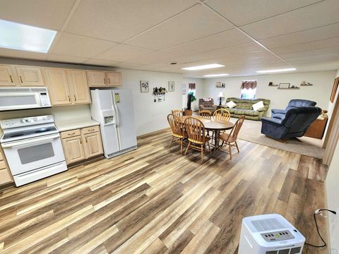 Tiny photo for 473 14th St. SE St, Sioux Center, IA 51250 (MLS # 832062)