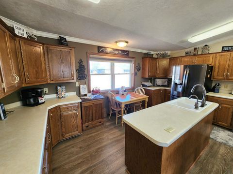 Tiny photo for 473 14th St. SE St, Sioux Center, IA 51250 (MLS # 832062)