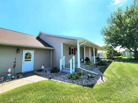 Tiny photo for 473 14th St. SE St, Sioux Center, IA 51250 (MLS # 832062)