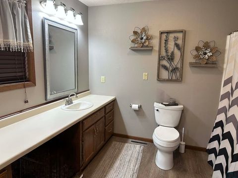 Tiny photo for 473 14th St. SE St, Sioux Center, IA 51250 (MLS # 832062)