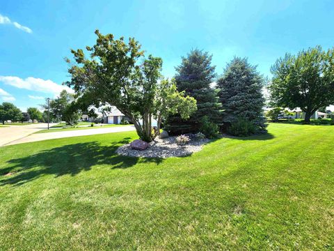 Tiny photo for 473 14th St. SE St, Sioux Center, IA 51250 (MLS # 832062)