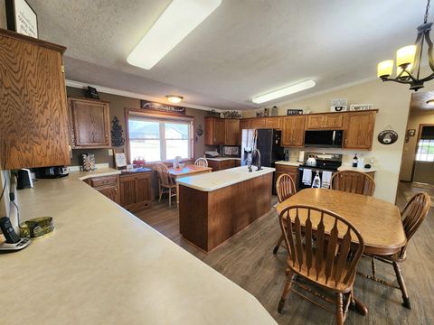 Tiny photo for 473 14th St. SE St, Sioux Center, IA 51250 (MLS # 832062)
