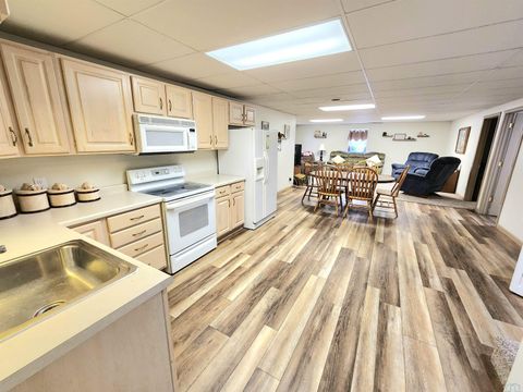 Tiny photo for 473 14th St. SE St, Sioux Center, IA 51250 (MLS # 832062)