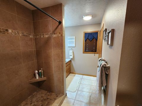 Tiny photo for 473 14th St. SE St, Sioux Center, IA 51250 (MLS # 832062)