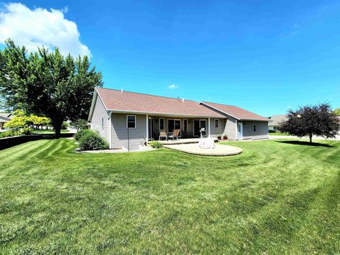 Tiny photo for 473 14th St. SE St, Sioux Center, IA 51250 (MLS # 832062)