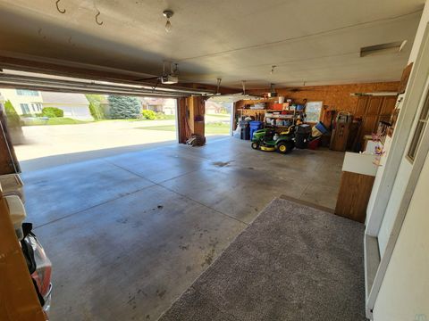 Tiny photo for 473 14th St. SE St, Sioux Center, IA 51250 (MLS # 832062)