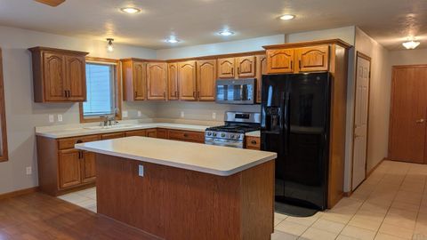 Tiny photo for 1467 7th Ave SE Ave, Sioux Center, IA 51250 (MLS # 832146)