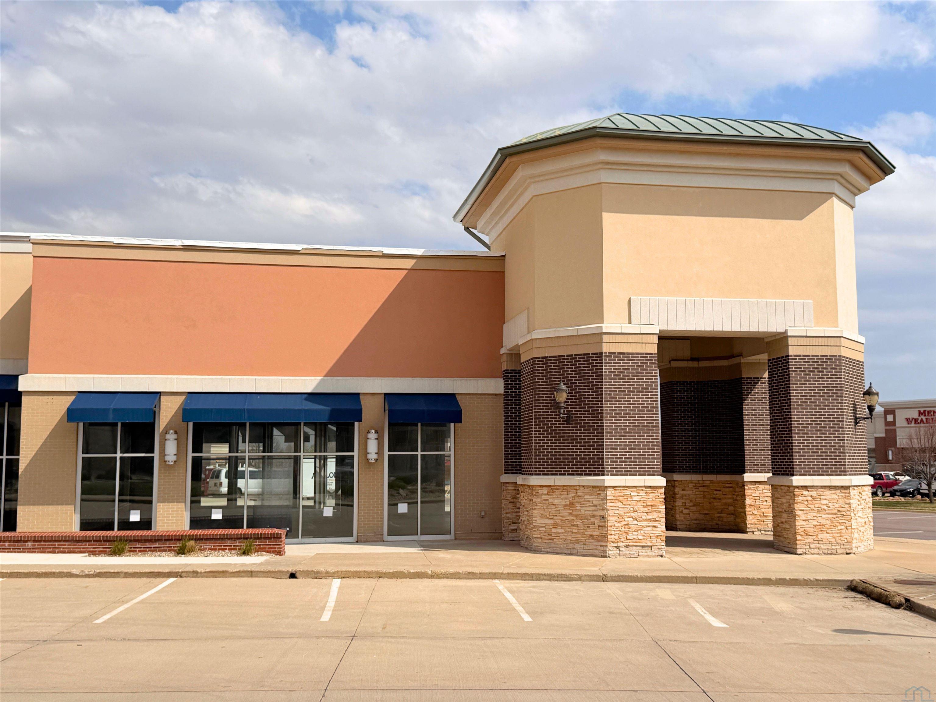 Photo 1 of 15 — 5001 Sergeant Road Ste 345, Sioux City, IA 51106