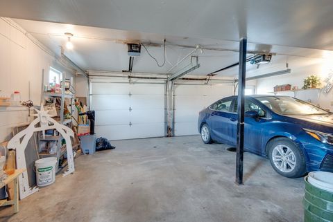 Tiny photo for 304 Frankfort Ave SE Ave, Orange City, IA 51041 (MLS # 832237)