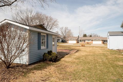 Tiny photo for 304 Frankfort Ave SE Ave, Orange City, IA 51041 (MLS # 832237)