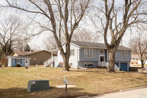 Tiny photo for 304 Frankfort Ave SE Ave, Orange City, IA 51041 (MLS # 832237)