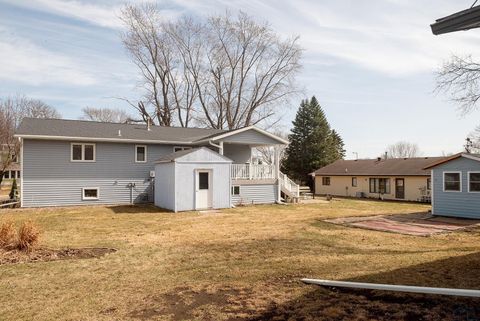 Tiny photo for 304 Frankfort Ave SE Ave, Orange City, IA 51041 (MLS # 832237)