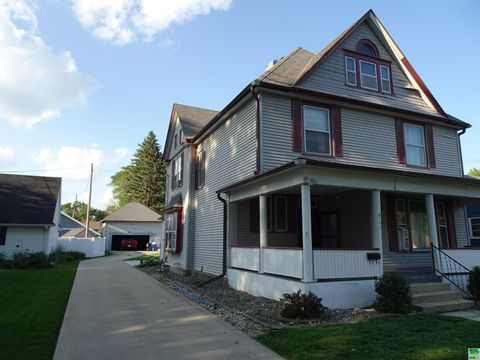 Tiny photo for 711 7th Street, Sheldon, IA 51201 (MLS # 829326)