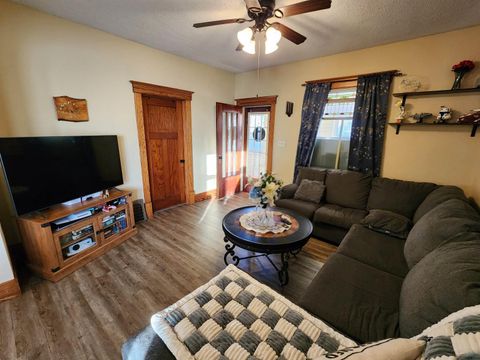 Tiny photo for 105 2nd Ave NE Ave, Sioux Center, IA 51250 (MLS # 831530)