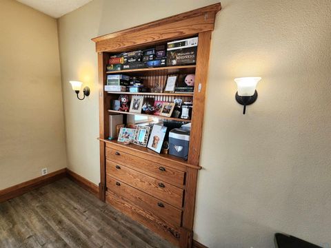 Tiny photo for 105 2nd Ave NE Ave, Sioux Center, IA 51250 (MLS # 831530)