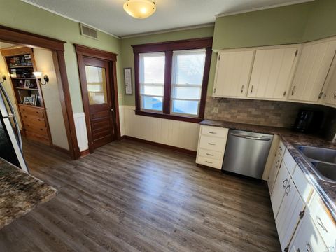 Tiny photo for 105 2nd Ave NE Ave, Sioux Center, IA 51250 (MLS # 831530)