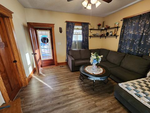 Tiny photo for 105 2nd Ave NE Ave, Sioux Center, IA 51250 (MLS # 831530)