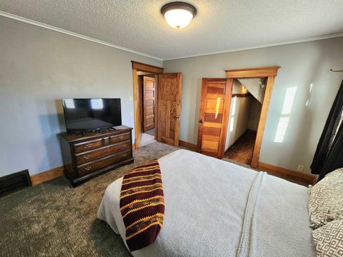 Tiny photo for 105 2nd Ave NE Ave, Sioux Center, IA 51250 (MLS # 831530)