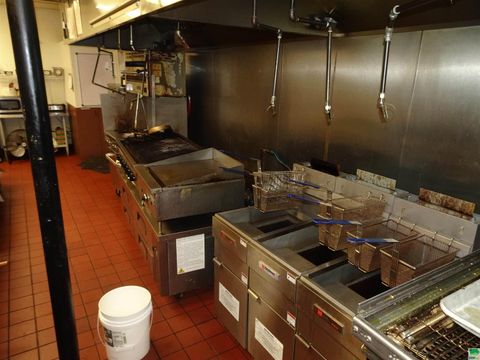 Tiny photo for 1113 S 2nd Avenue, Sheldon, IA 51201 (MLS # 828747)