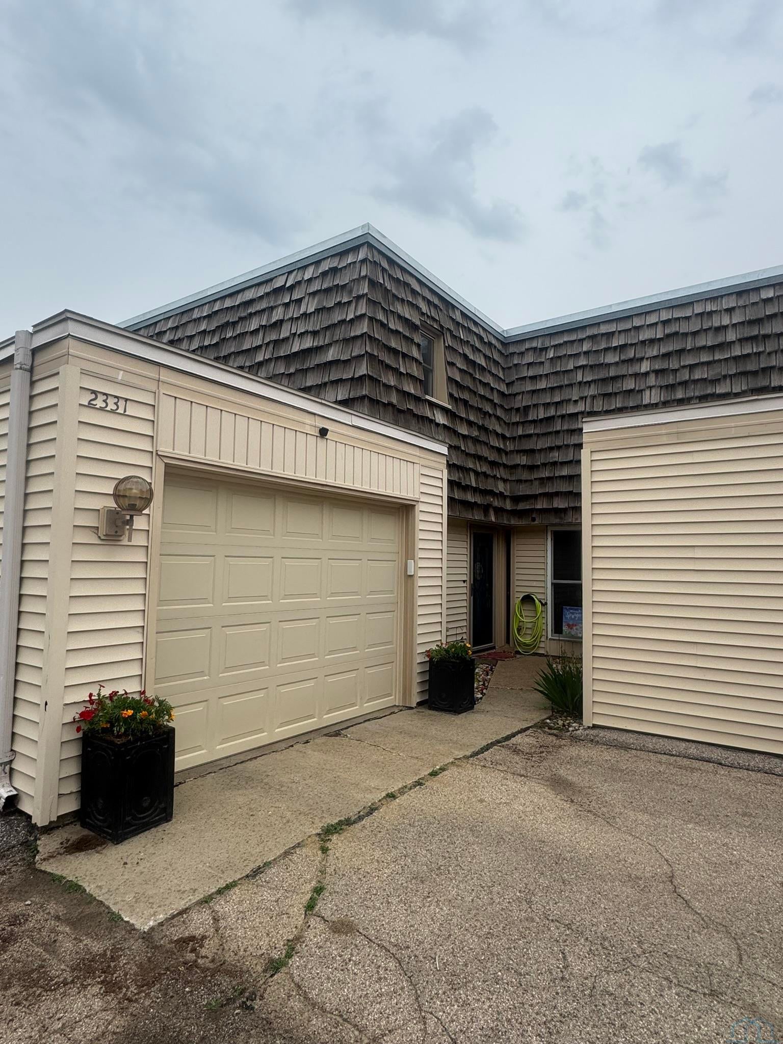 Photo 1 of 35 — 2331 Indian Hills Drive, Sioux City, IA 51104