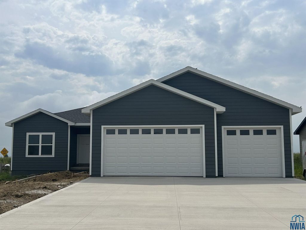 Photo of 710 17th St SE, Orange City, IA 51041 (MLS # 828498)