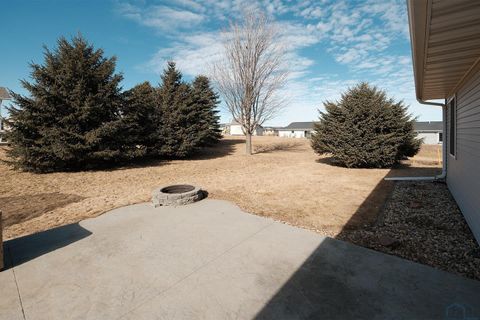Tiny photo for 1303 11th Avenue NE Ave, Sioux Center, IA 51250 (MLS # 831970)