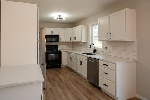 Tiny photo for 1303 11th Avenue NE Ave, Sioux Center, IA 51250 (MLS # 831970)